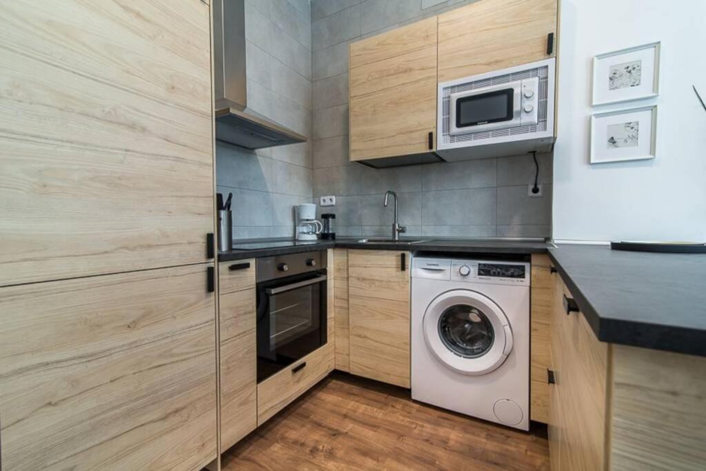#15Pin-2 Apartamento De Un Dormitorio Plaza Castilla Madrid Extérieur photo